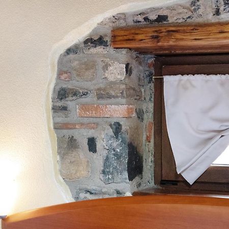 Ferienwohnung La Mansarda Di Eros E Tiziana Lanzo dʼIntelvi Exterior foto