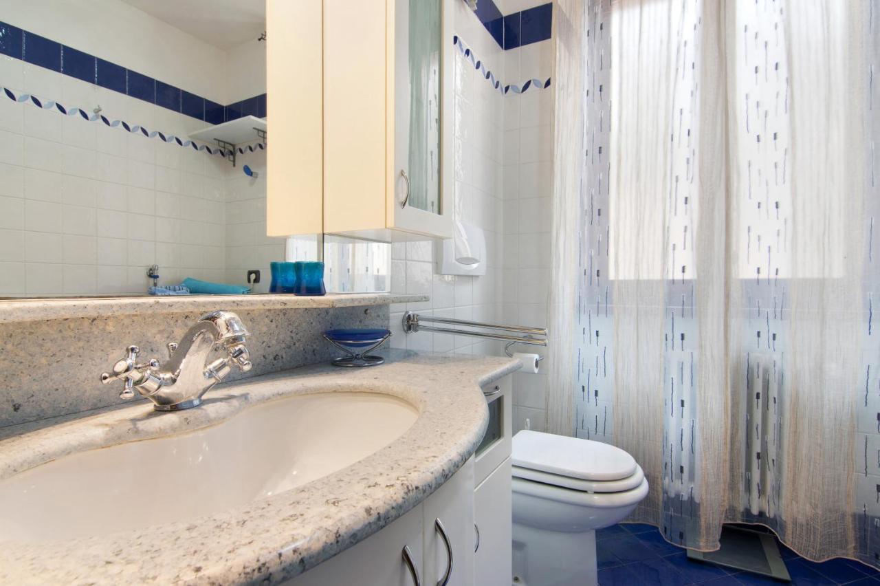Ferienwohnung La Mansarda Di Eros E Tiziana Lanzo dʼIntelvi Exterior foto