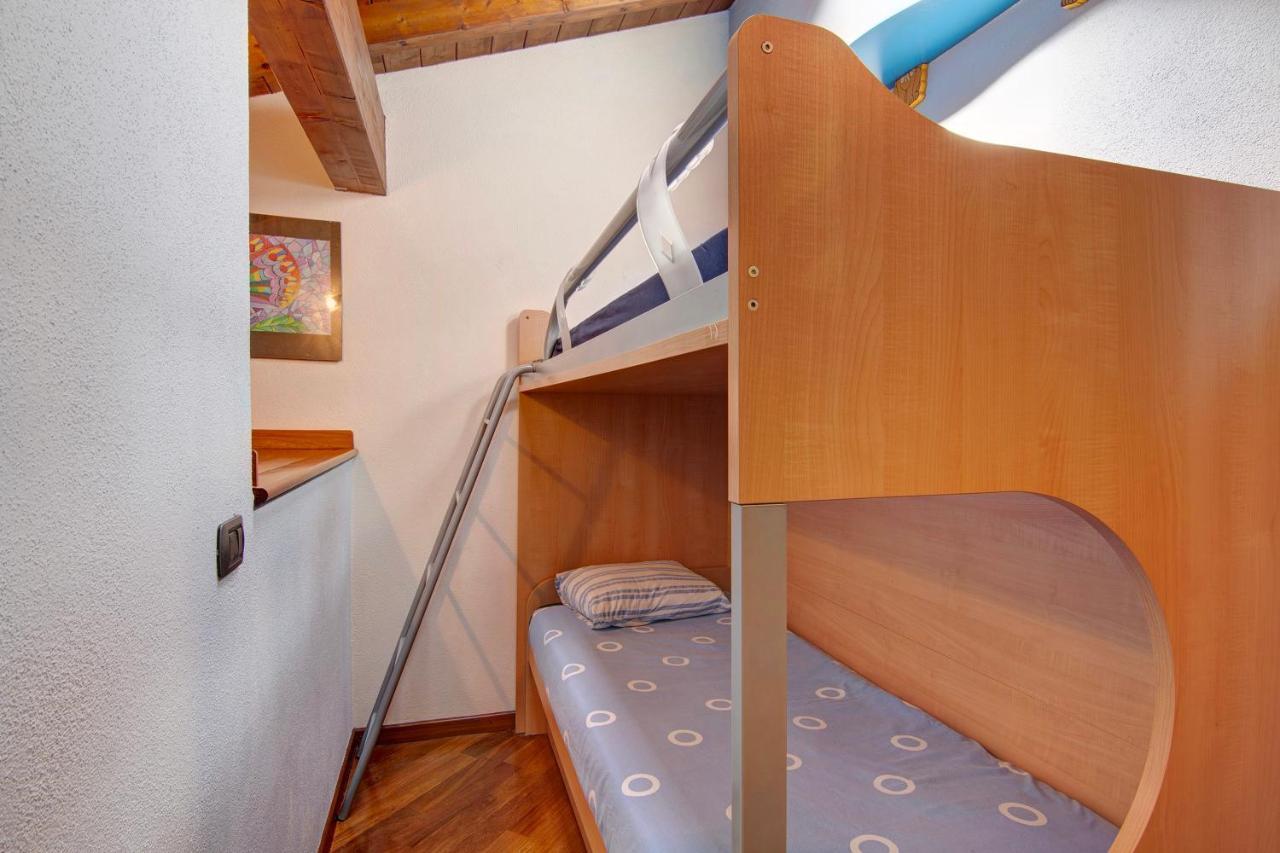Ferienwohnung La Mansarda Di Eros E Tiziana Lanzo dʼIntelvi Exterior foto